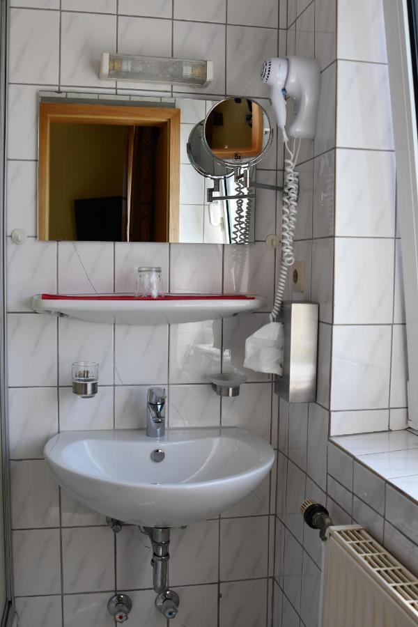 Garni Hotel-Pension Holum Нойхарлингерзийл Екстериор снимка
