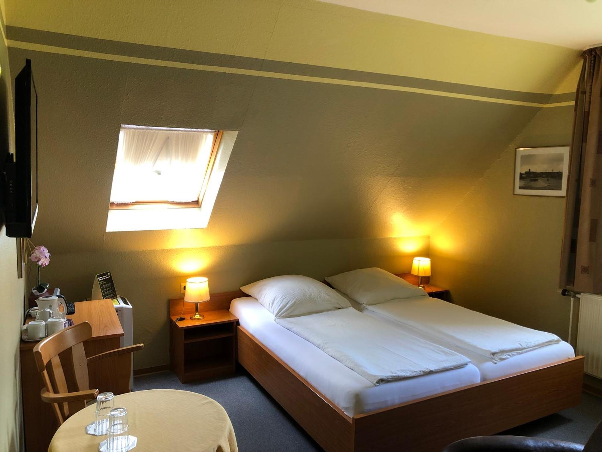 Garni Hotel-Pension Holum Нойхарлингерзийл Екстериор снимка