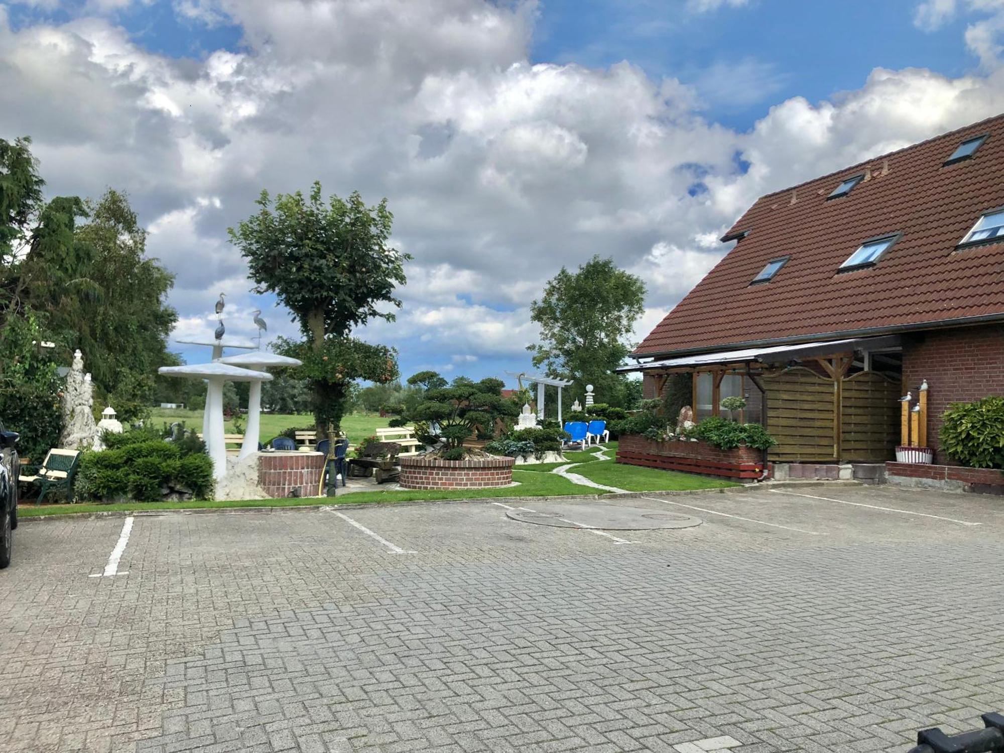 Garni Hotel-Pension Holum Нойхарлингерзийл Екстериор снимка