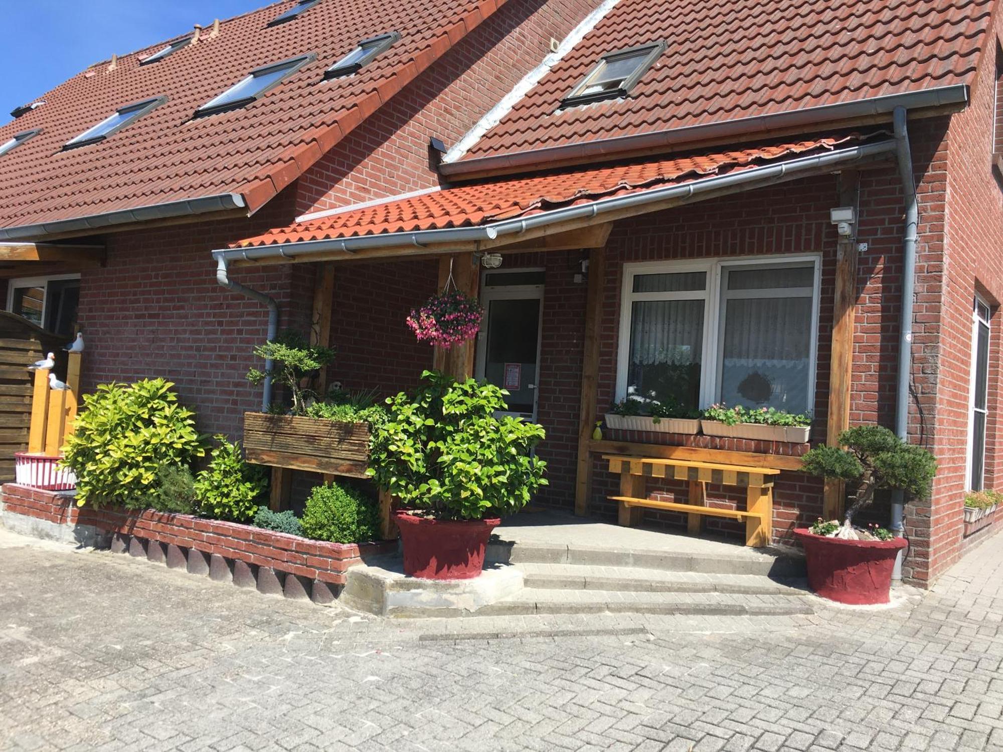 Garni Hotel-Pension Holum Нойхарлингерзийл Екстериор снимка