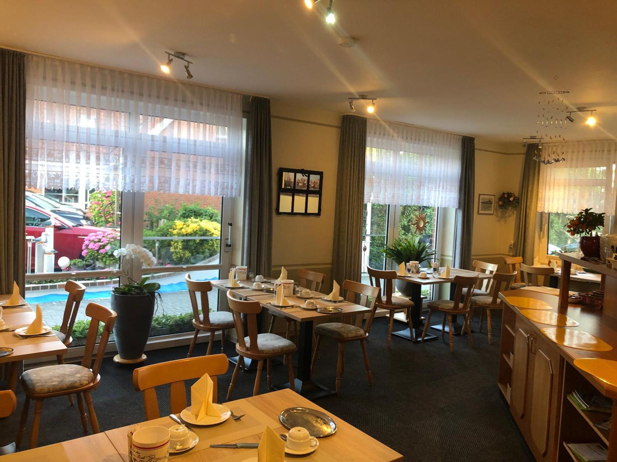 Garni Hotel-Pension Holum Нойхарлингерзийл Екстериор снимка